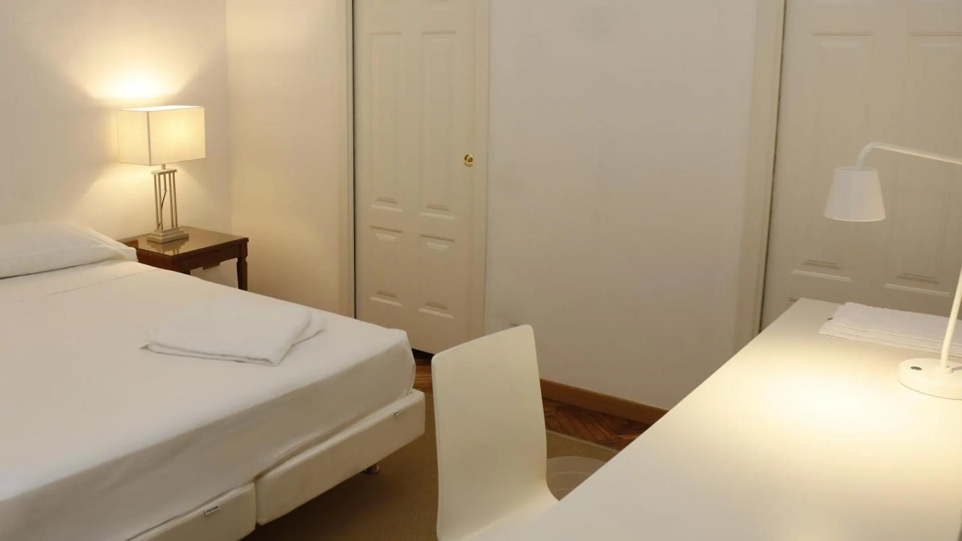 Dhomes - Apartments And Rooms Milan Italy